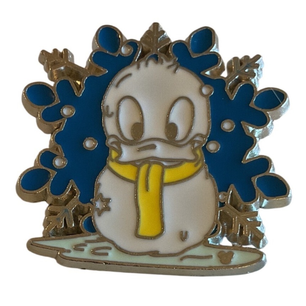 Disney‎ Hidden Mickey Pin 2007 Donald Duck Snowman Snowflake Christmas Winter